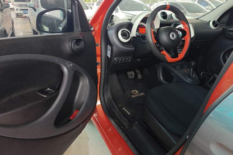 Used smart forfour 2016 1.0L 52 kW Dynamic Edition Driver Seat