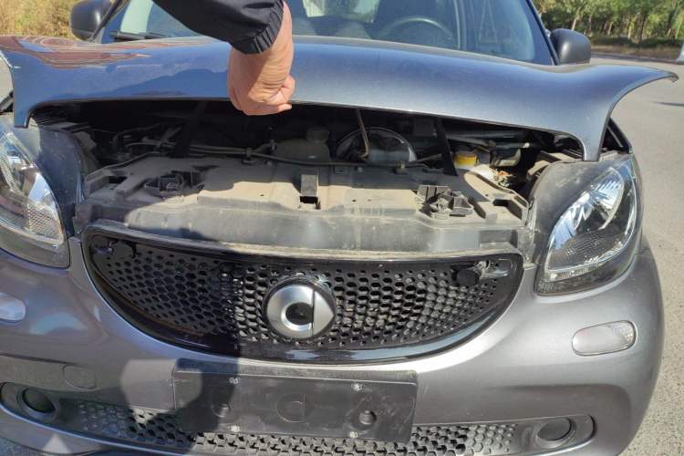 Used smart forfour 2016 1.0L 52 kW Passion Edition Engine Bay