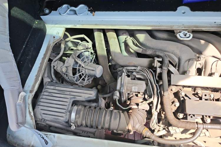 Used smart forfour 2016 1.0L 52 kW Dynamic Edition Engine Bay Right