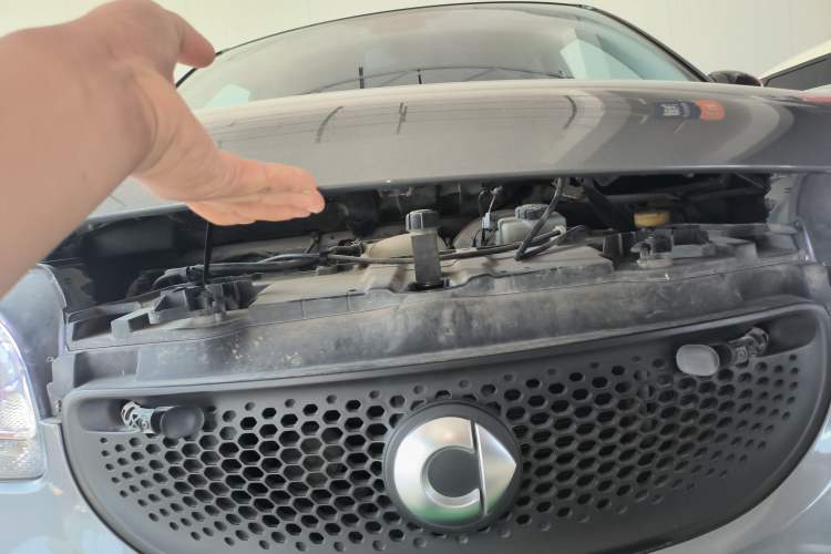 Used smart forfour 2016 1.0L 52 kW Dynamic Edition Engine Bay