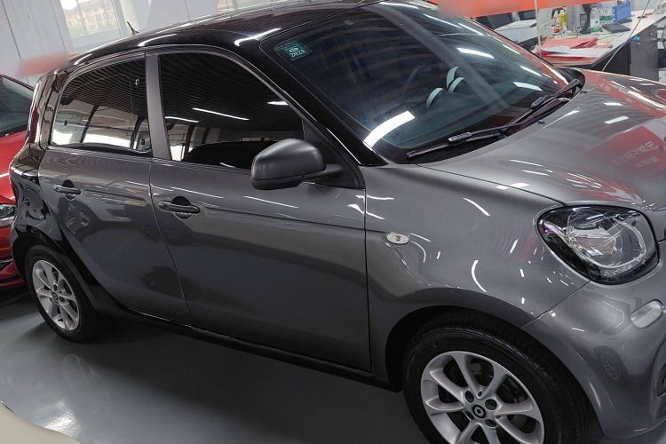 Used smart forfour 2016 1.0L 52 kW Dynamic Edition Exterior 2