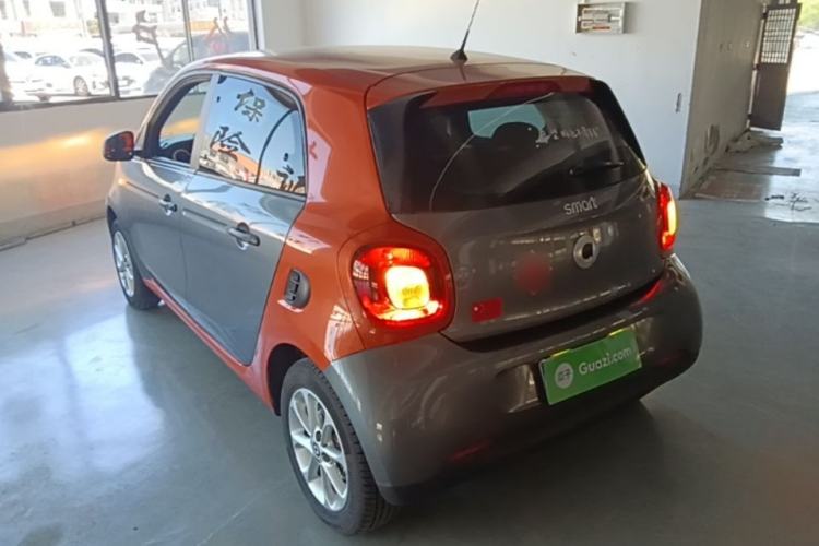 Used smart forfour 2016 1.0L 52 kW Dynamic Edition Exterior 2