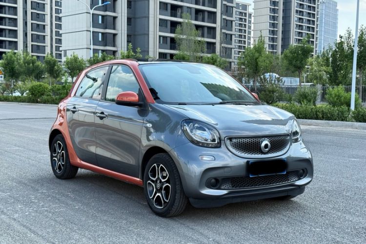Used smart forfour 2016 0.9T 66 kW Pioneer Edition Exterior 2