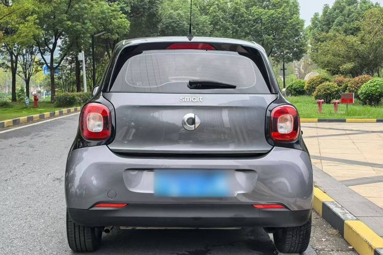 Used smart forfour 2016 1.0L 52 kW Dynamic Edition Exterior 4