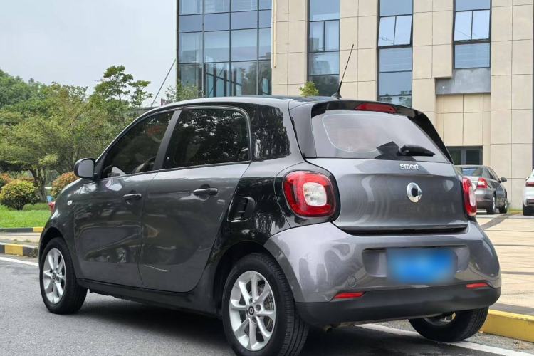 Used smart forfour 2016 1.0L 52 kW Dynamic Edition Exterior 5