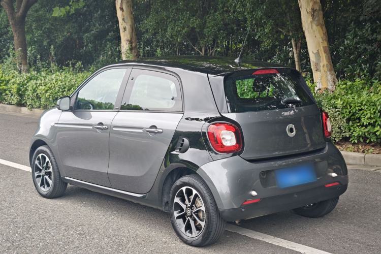 Used smart forfour 2016 1.0L 52 kW Passion Edition Exterior 7