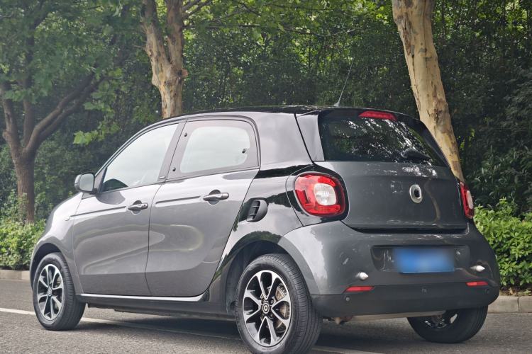 Used smart forfour 2016 1.0L 52 kW Passion Edition Exterior 8