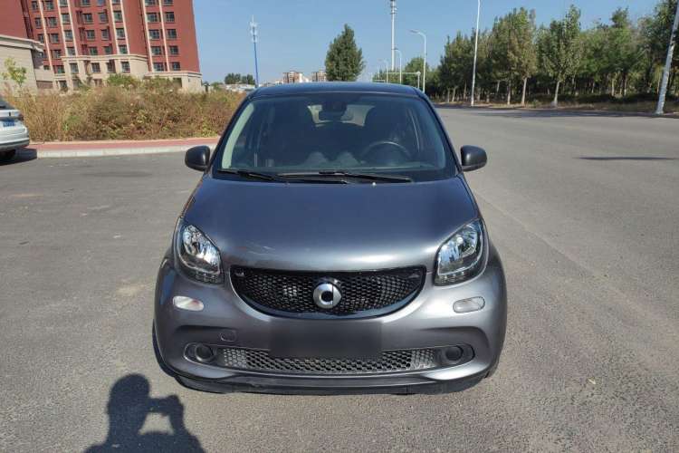 Used smart forfour 2016 1.0L 52 kW Passion Edition Front