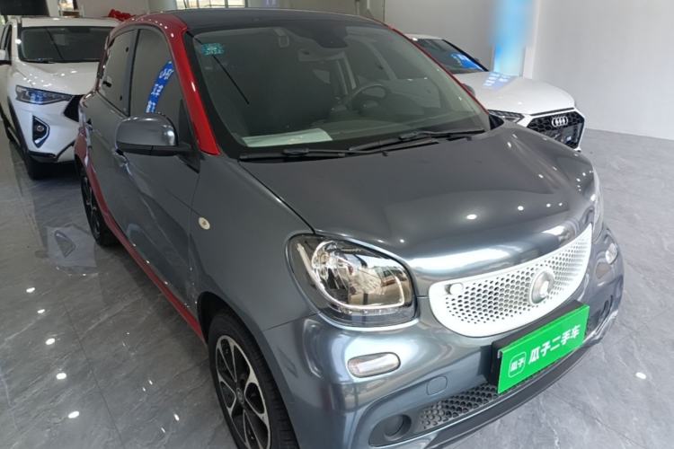 Used smart forfour 2016 1.0L 52 kW Passion Edition Front Right 45 Deg