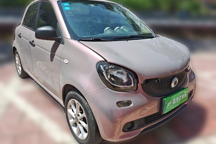 Used smart forfour 2016 1.0L 52 kW Dynamic Edition Front Right 45 Deg