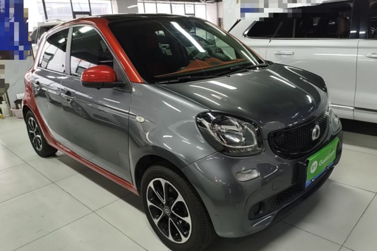 Used smart forfour 2016 1.0L 52 kW Passion Edition Front Right 45 Deg