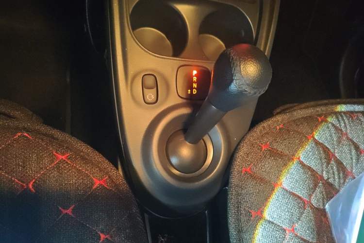 Used smart forfour 2016 1.0L 52 kW Passion Edition Gear Lever