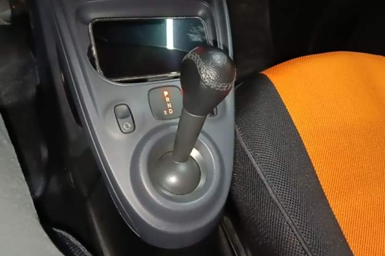 Used smart forfour 2016 1.0L 52 kW Dynamic Edition Gear Lever
