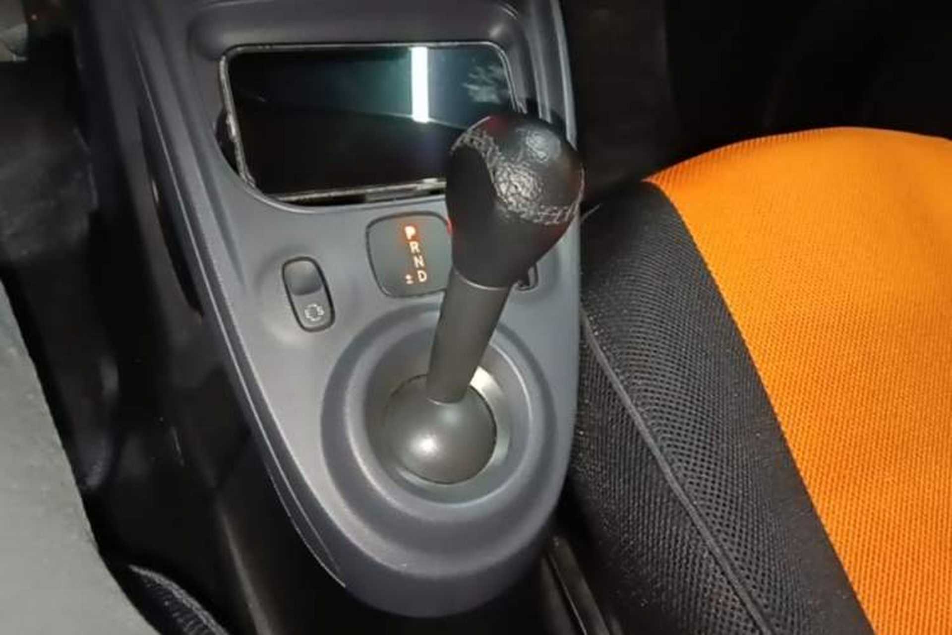 Used smart forfour 2016 1.0L 52 kW Dynamic Edition Gear Lever
