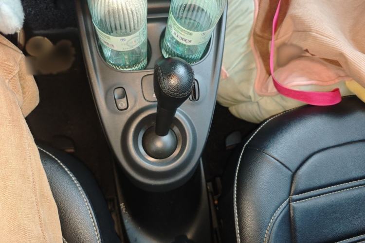 Used smart forfour 2016 1.0L 52 kW Passion Edition Gear Lever