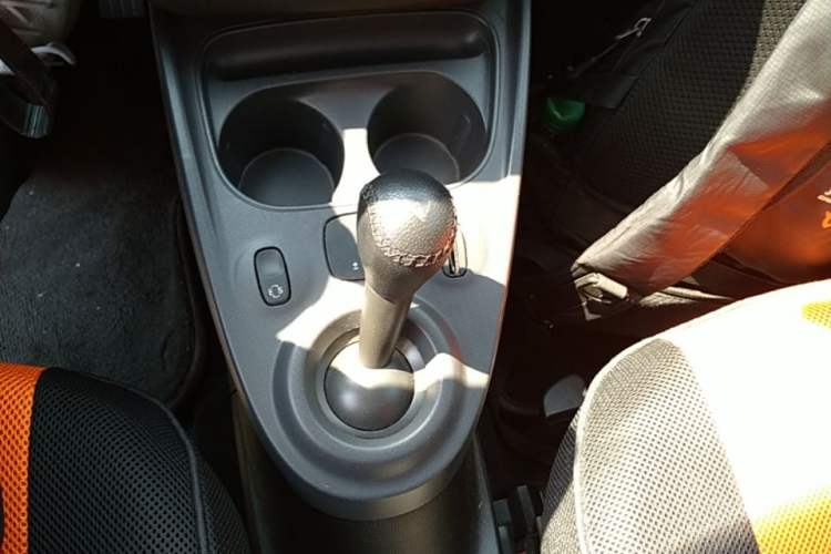 Used smart forfour 2016 1.0L 52 kW Dynamic Edition Gear Lever