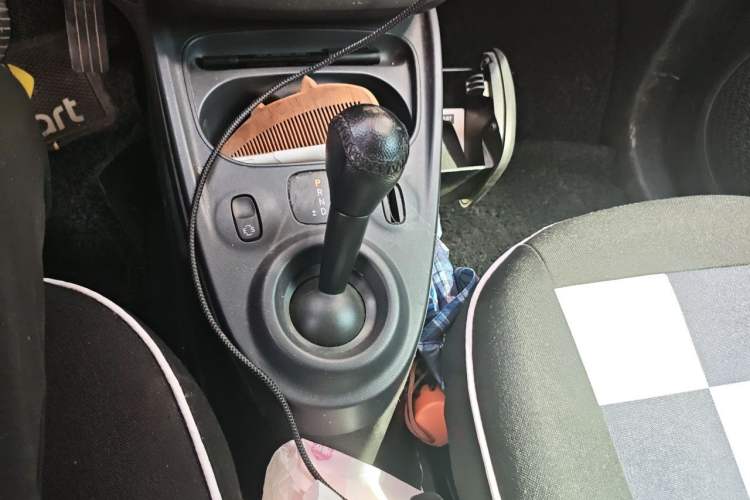 Used smart forfour 2016 1.0L 52 kW Dynamic Edition Gear Lever