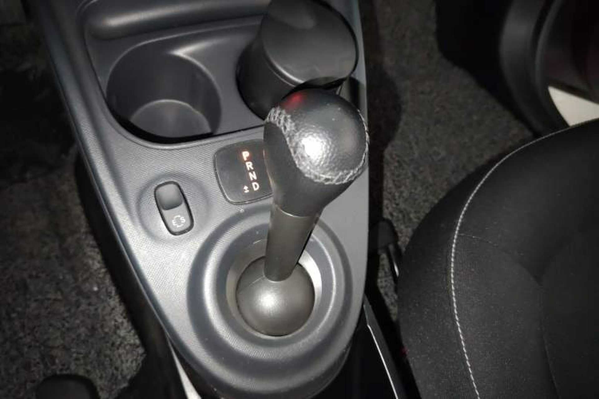 Used smart forfour 2016 1.0L 52 kW Passion Edition Gear Lever