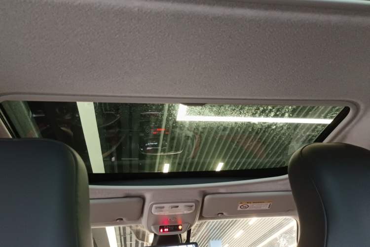Used smart forfour 2016 1.0L 52 kW Passion Edition Headliner