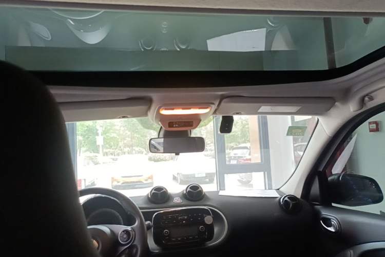 Used smart forfour 2016 1.0L 52 kW Passion Edition Headliner