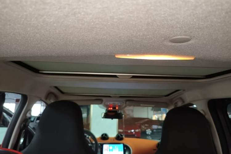 Used smart forfour 2016 1.0L 52 kW Passion Edition Headliner