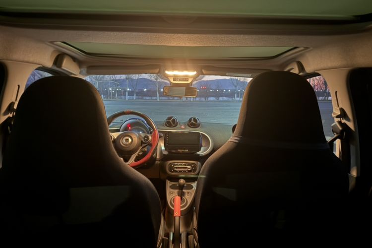Used smart forfour 2016 1.0L 52 kW Passion Edition Headliner