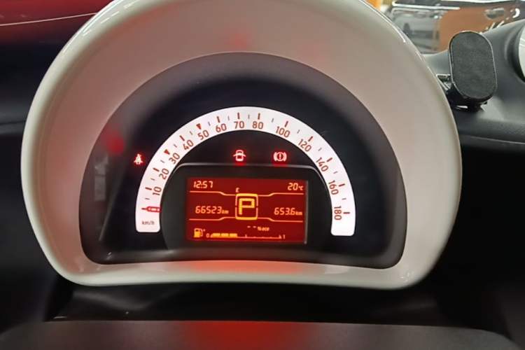 Used smart forfour 2016 1.0L 52 kW Dynamic Edition Instrument Cluster