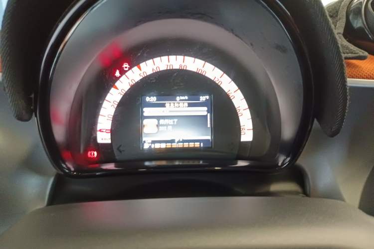 Used smart forfour 2016 1.0L 52 kW Passion Edition Instrument Cluster