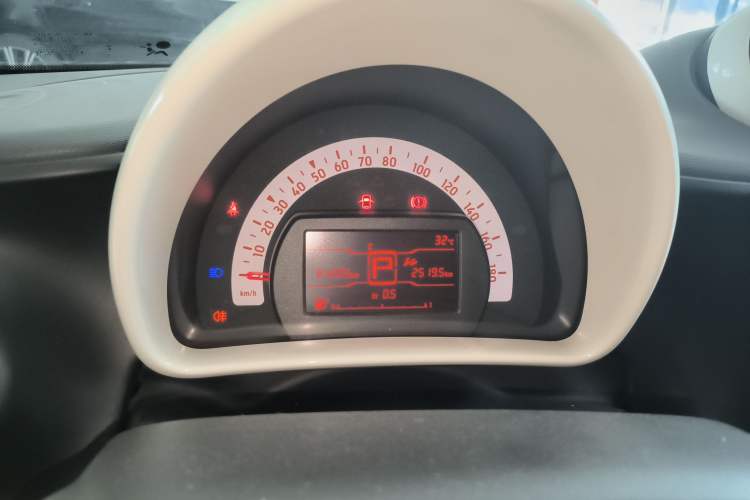 Used smart forfour 2016 1.0L 52 kW Dynamic Edition Instrument Cluster
