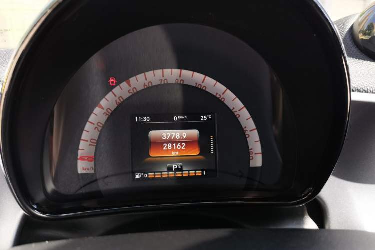 Used smart forfour 2016 1.0L 52 kW Passion Edition Instrument Cluster