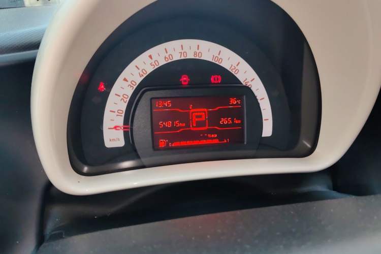 Used smart forfour 2016 1.0L 52 kW Dynamic Edition Instrument Cluster