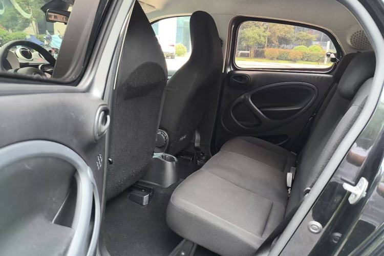 Used smart forfour 2016 1.0L 52 kW Dynamic Edition Interior 2
