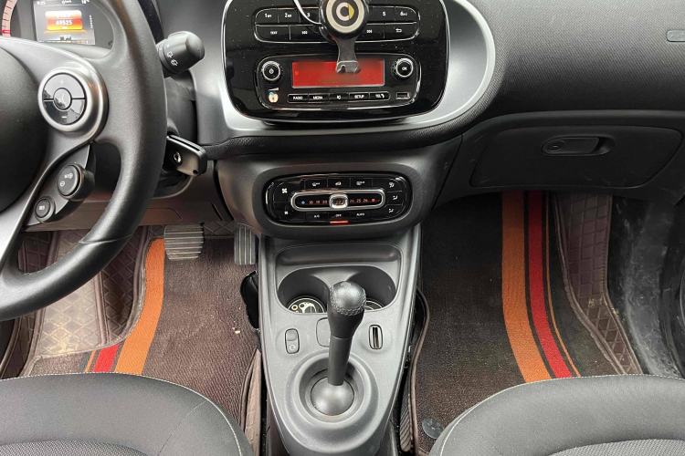 Used smart forfour 2016 1.0L 52 kW Passion Edition Interior 3