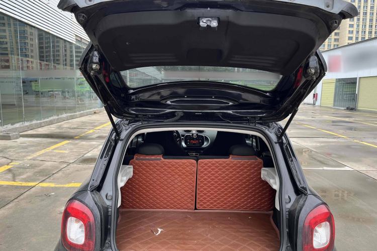 Used smart forfour 2016 1.0L 52 kW Passion Edition Interior 6
