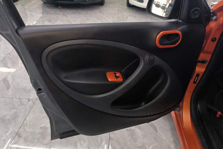 Used smart forfour 2016 1.0L 52 kW Dynamic Edition Left Front Door Interior