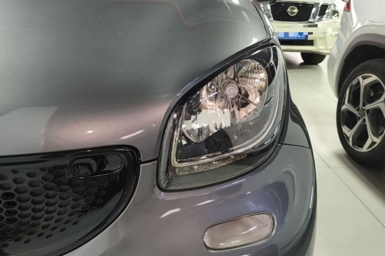 Used smart forfour 2016 1.0L 52 kW Passion Edition Left Front Headlight