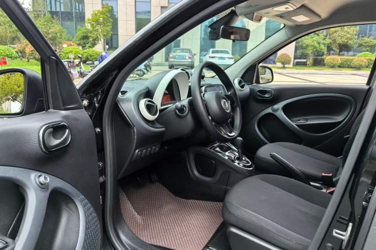 Used smart forfour 2016 1.0L 52 kW Dynamic Edition Left Front Seat
