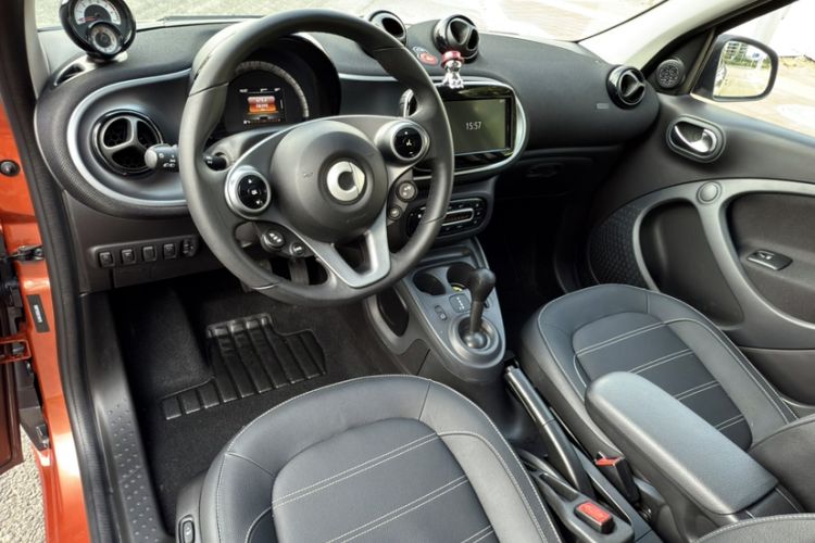 Used smart forfour 2016 0.9T 66 kW Pioneer Edition Left Front Seat