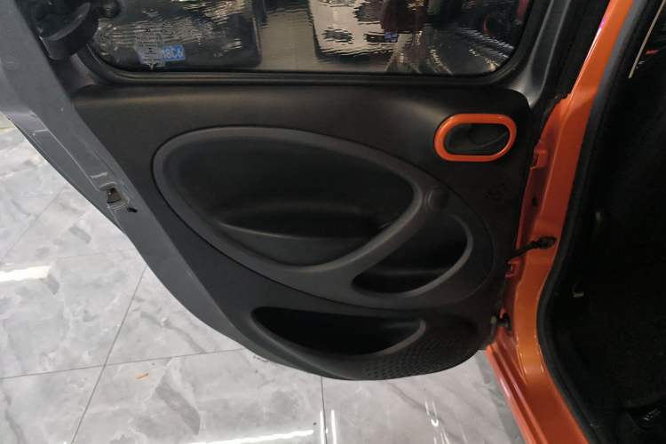 Used smart forfour 2016 1.0L 52 kW Dynamic Edition Left Rear Door Interior