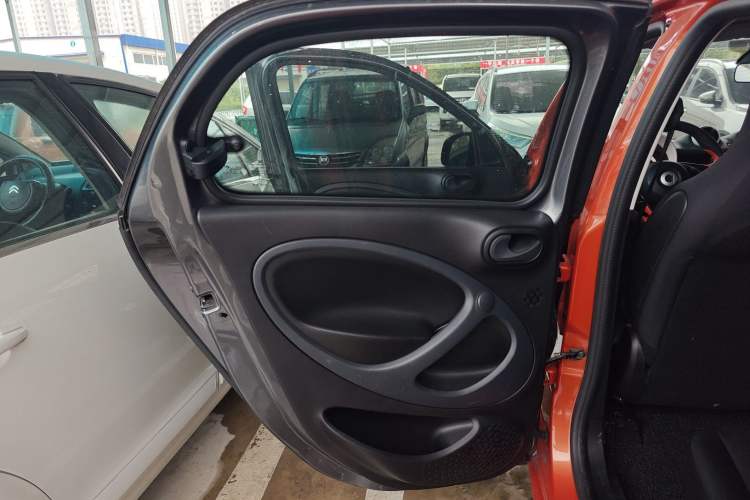 Used smart forfour 2016 1.0L 52 kW Dynamic Edition Left Rear Door Interior