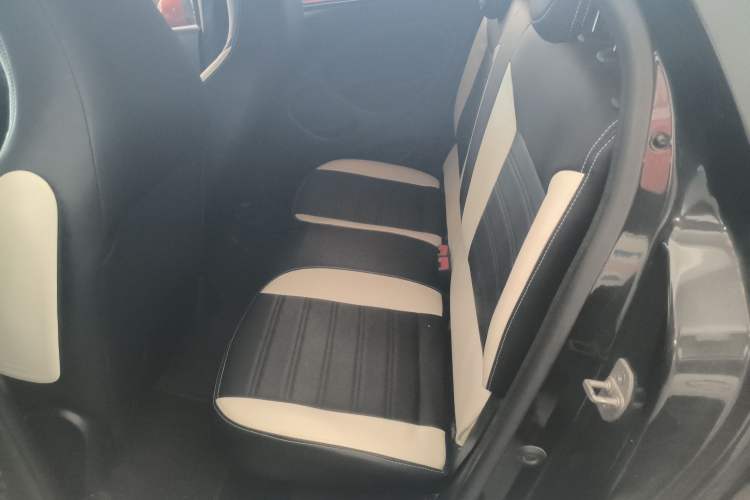Used smart forfour 2016 1.0L 52 kW Dynamic Edition Left Rear Seat