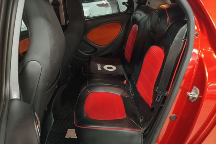 Used smart forfour 2016 1.0L 52 kW Passion Edition Left Rear Seat