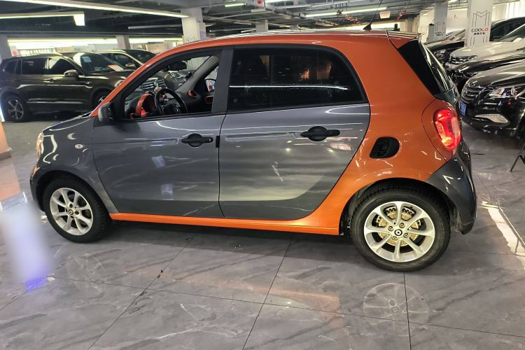 Used smart forfour 2016 1.0L 52 kW Dynamic Edition Left Side
