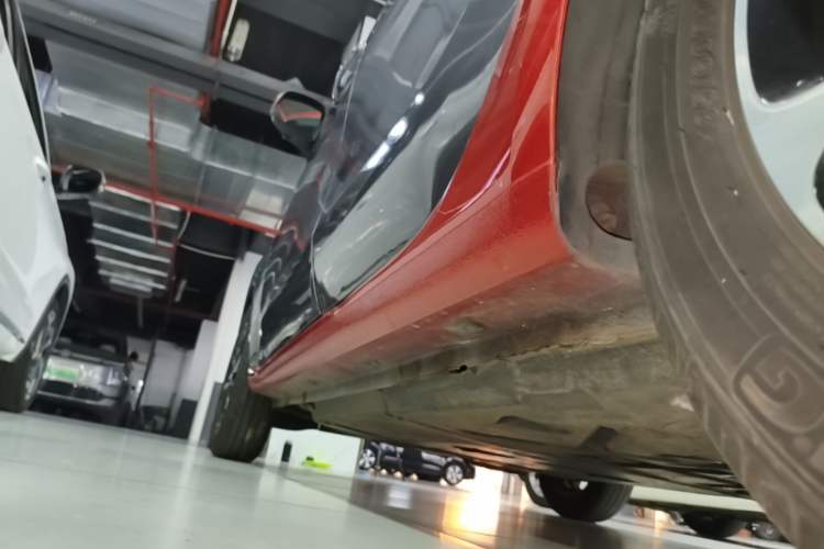 Used smart forfour 2016 1.0L 52 kW Passion Edition Left Side Sill