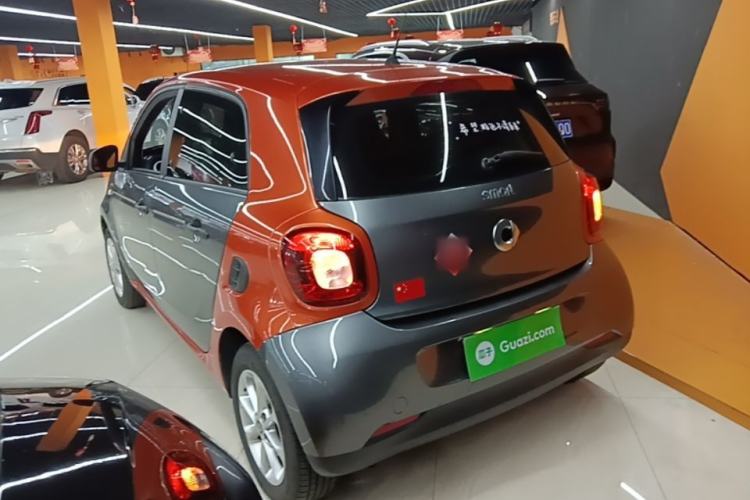 Used smart forfour 2016 1.0L 52 kW Dynamic Edition Rear Left 45 Deg