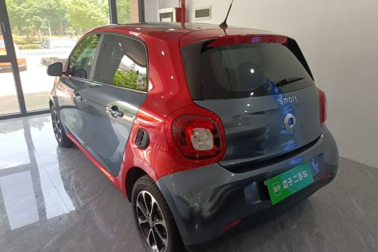 Used smart forfour 2016 1.0L 52 kW Passion Edition Rear Left 45 Deg