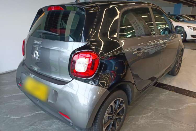 Used smart forfour 2016 1.0L 52 kW Passion Edition Rear Right 45 Deg