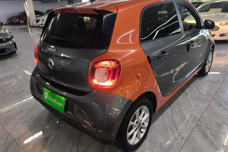 Used smart forfour 2016 1.0L 52 kW Dynamic Edition Rear Right 45 Deg