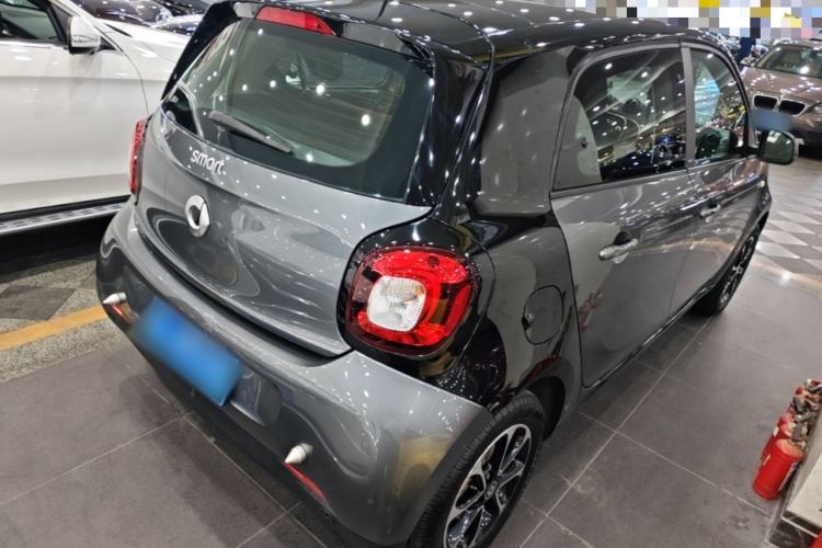Used smart forfour 2016 1.0L 52 kW Passion Edition Rear Right 45 Deg