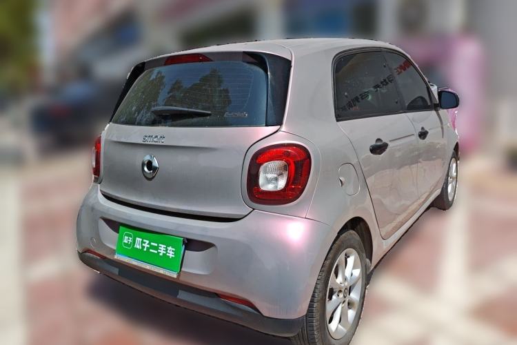 Used smart forfour 2016 1.0L 52 kW Dynamic Edition Rear Right 45 Deg